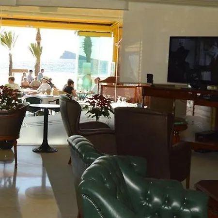 Les Dunes Comodoro 4* בנידורם