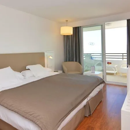 Les Dunes Comodoro בנידורם